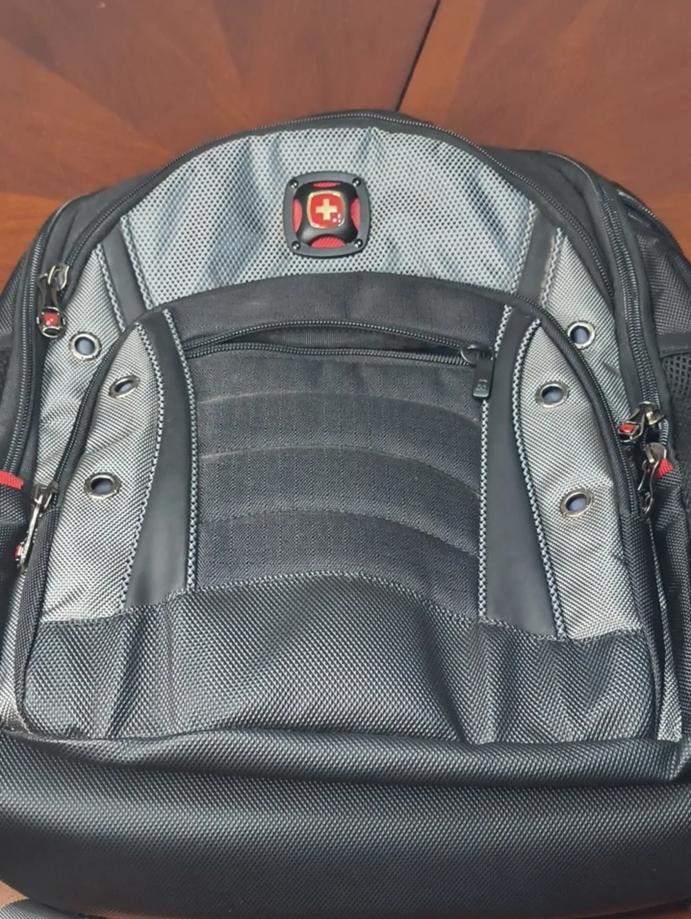 Wenger Black Gray Backpack Red Logo Detail 7 Zipper Pockets With Cushions AC